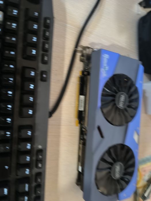 GeForce GTX1080TI 11GB Palit Game Rock fara probleme