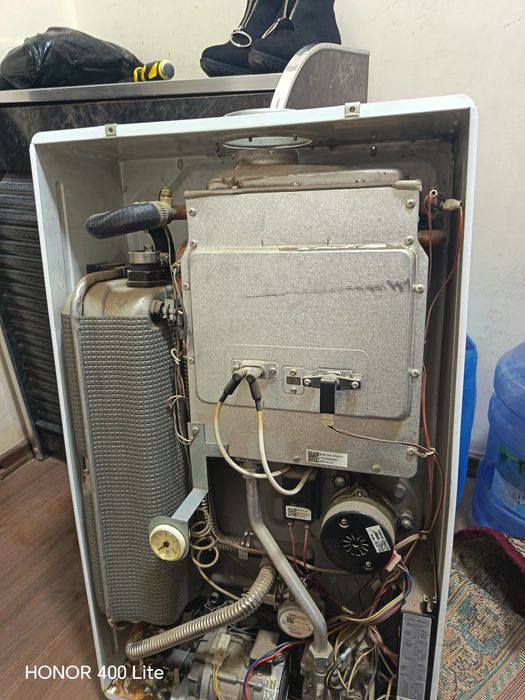 2 kontorniy kotyol sotiladi