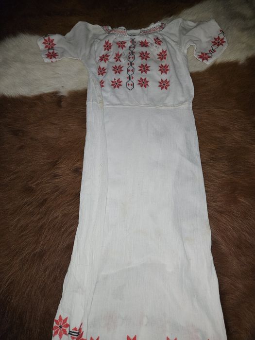 Vand rochie iie romaneasca L