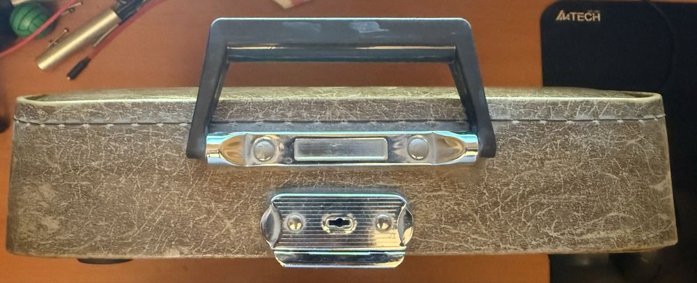 Български пишещи машини Марица 11 и Ерика пълен комплект с документите