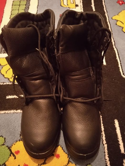 Продам берцы новый