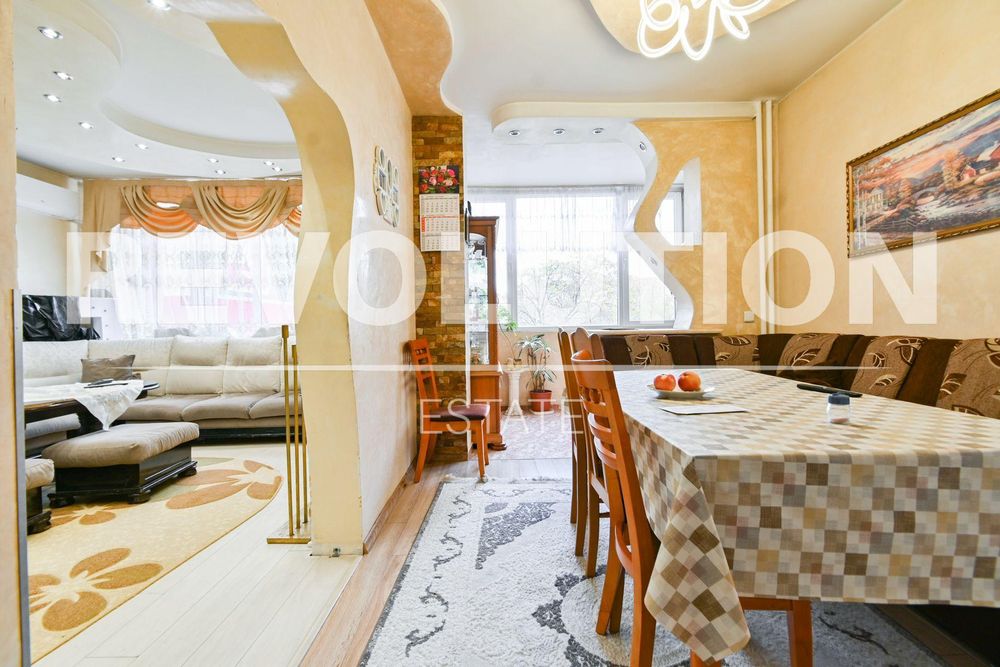 Дава се под наем Четиристаен апартамент в София, Зона Б-5 - 126 кв.м за 1400 € - Снимка #3