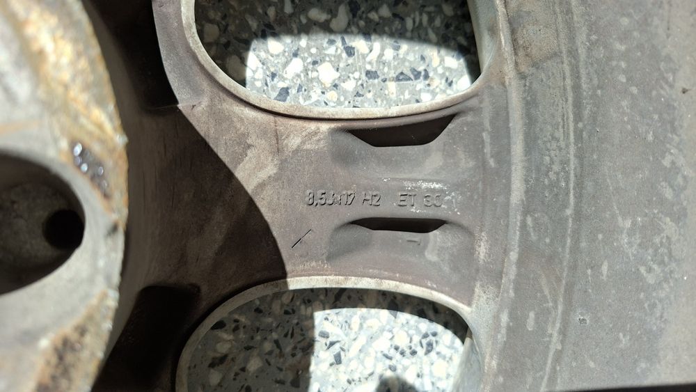 4бр.Ляти джанти 17ц.5х112 с 2 гуми