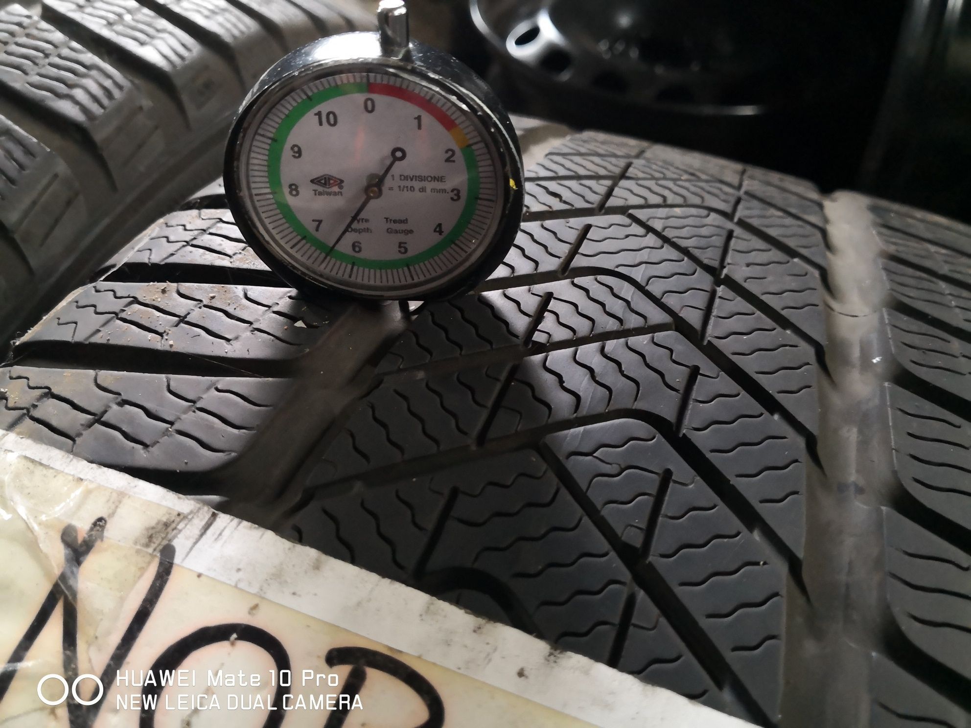 225 45 18 предни и 255 40 18 задни гуми Pirelli спорт пакет 18 цола