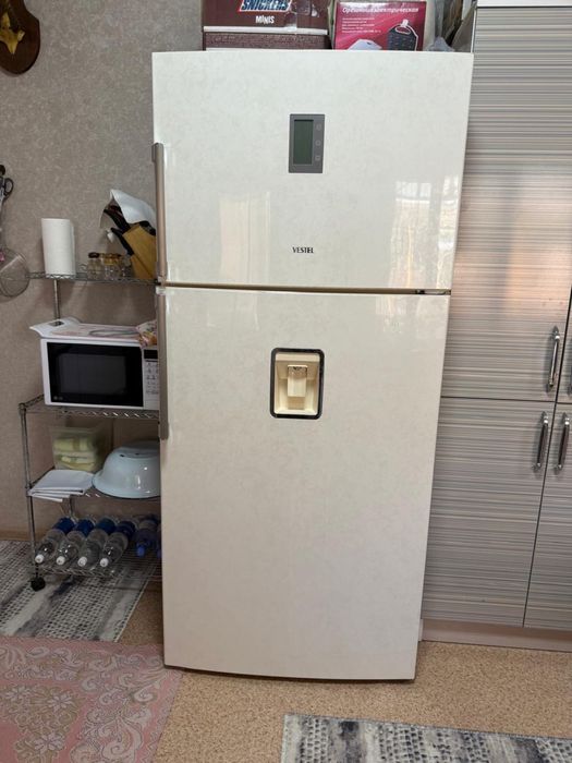 Холодильник Vestel