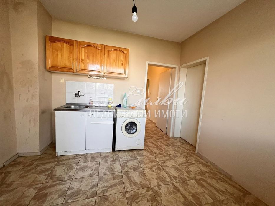 Тристаен ТУХЛЕН апартамент на предпочитан ВТОРИ етаж - до РУМ!