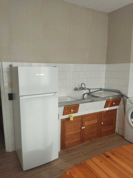 Дава се под наем Едностаен апартамент в Шумен, Болницата - 47 кв.м за 200 € - Снимка #1