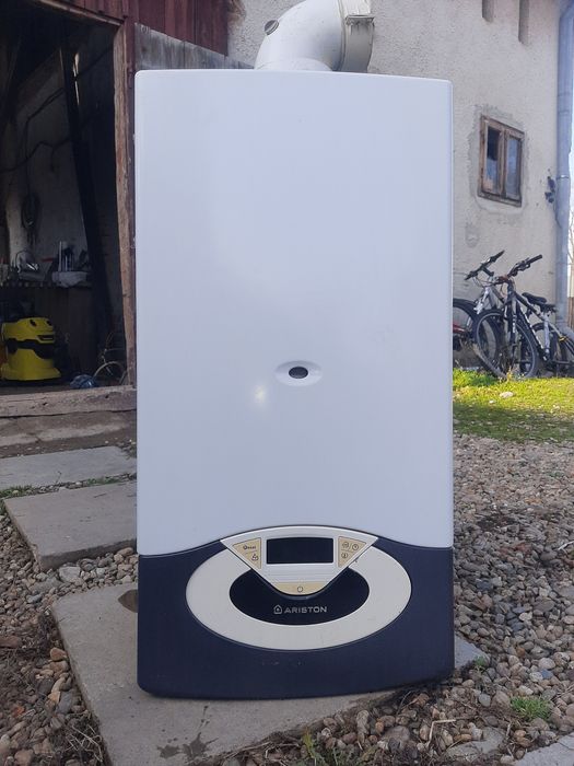 Vând  centrală ariston genus one  an 2011