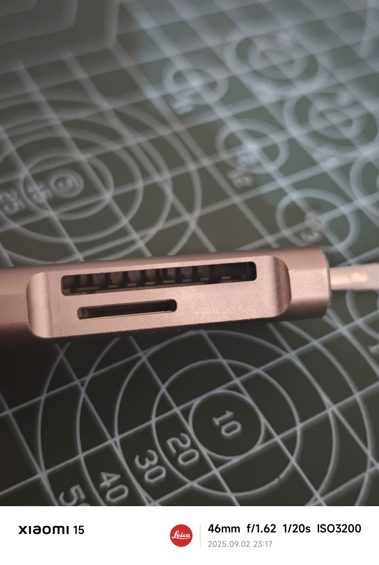 Четец за карти памет с Lightning/USB