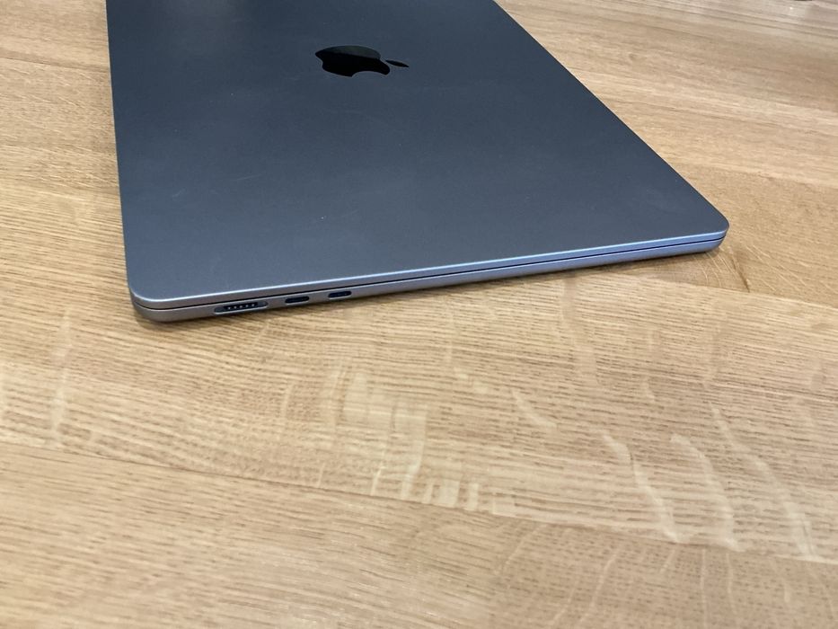 macbook air m2 2023 15.3