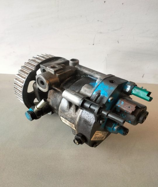 Pompa de inalta presiune 1.5 dci 8200057346-C Renault Clio a 3-a gene