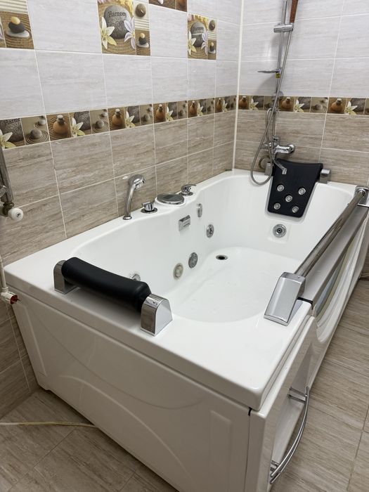 Ванны гидромассажные, джакузи