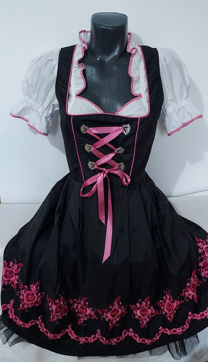 Dirndl marime 38 bavareza tiroleza Oktoberfest