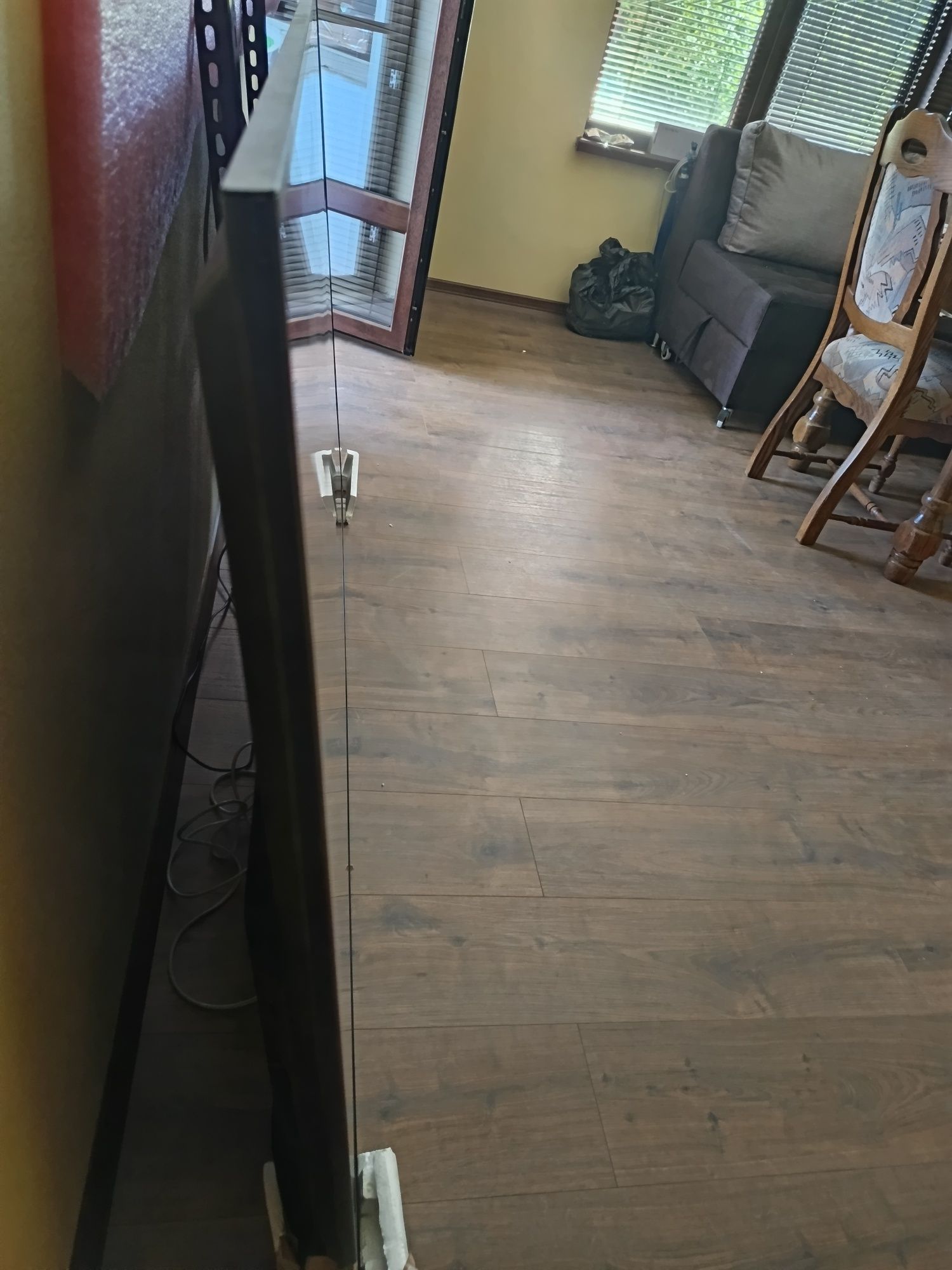 Продавам телевизор Sony bravia