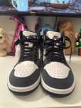 Jordan 1 Midnight - Size 41