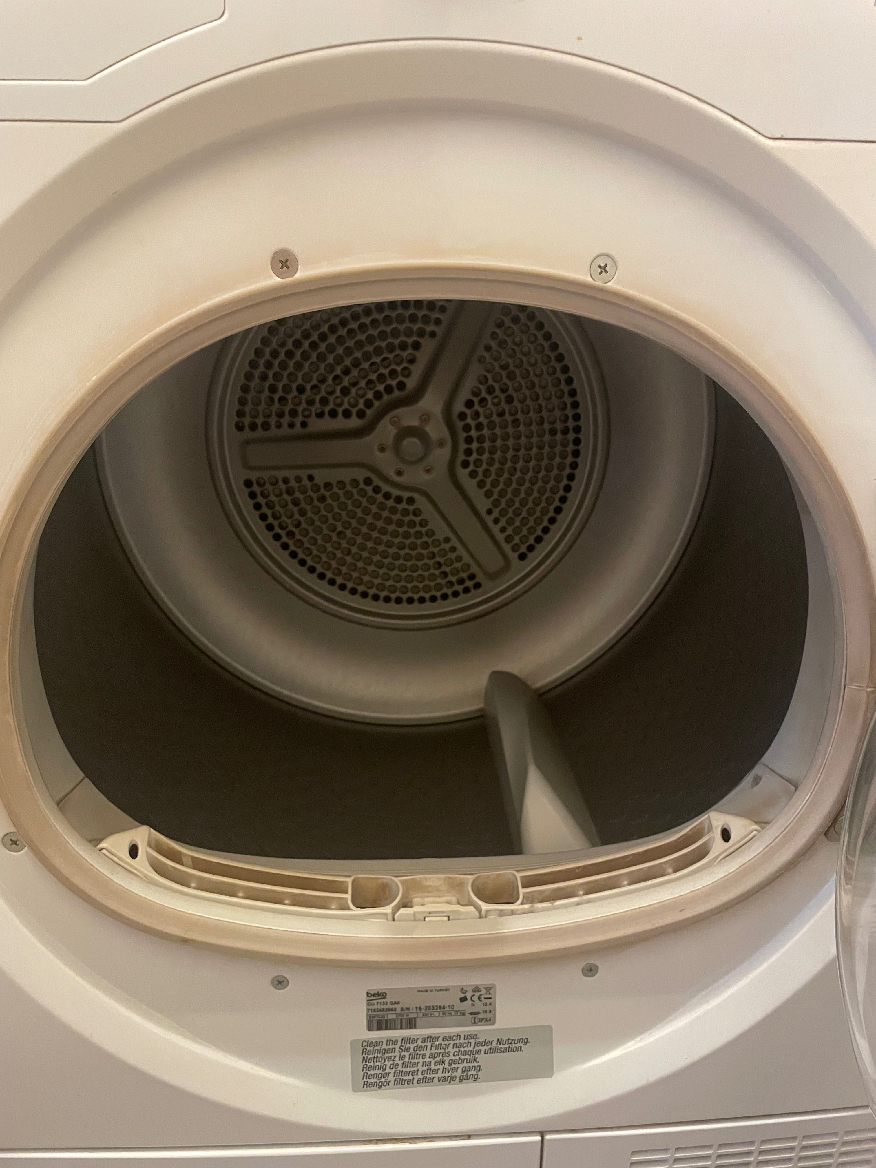 Uscător de rufe condensare Beko
