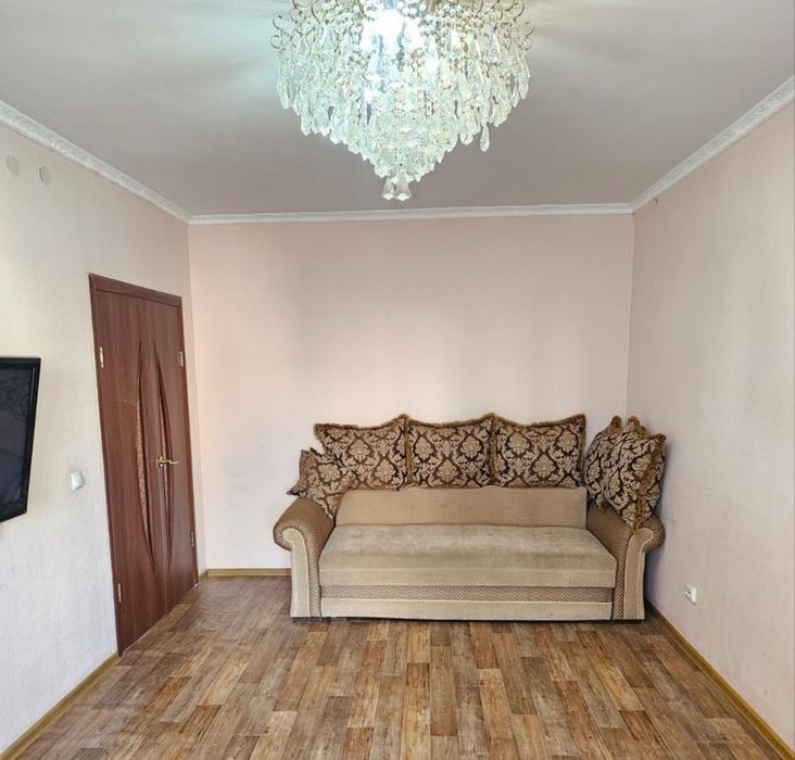 Диван раздвижной в нормальном состоянии