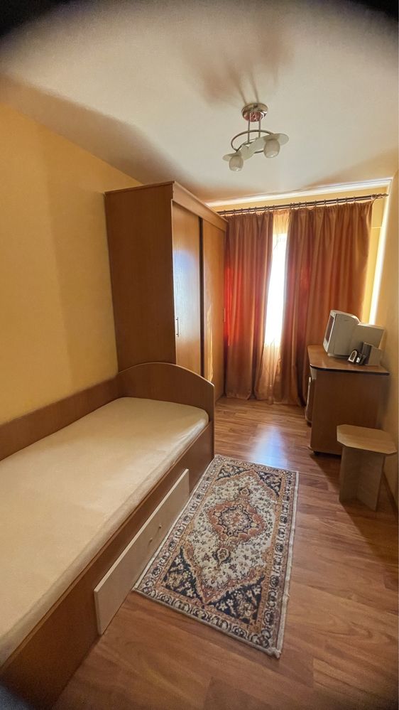 Vand apartament 3 camere