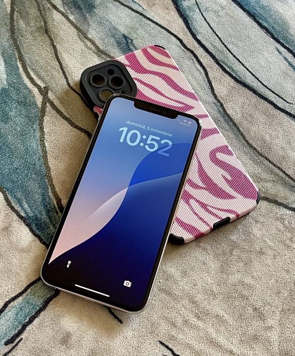 Vând iPhone 11 PRO MAX Silver !