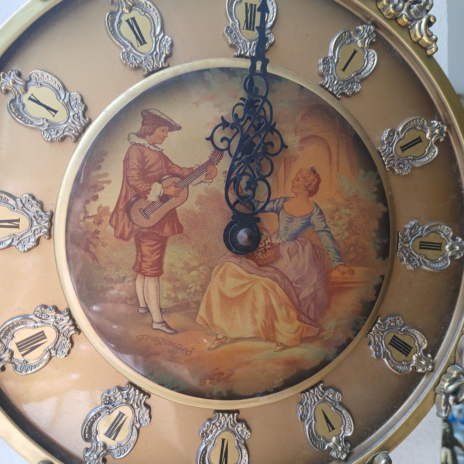 Стенен  часовник