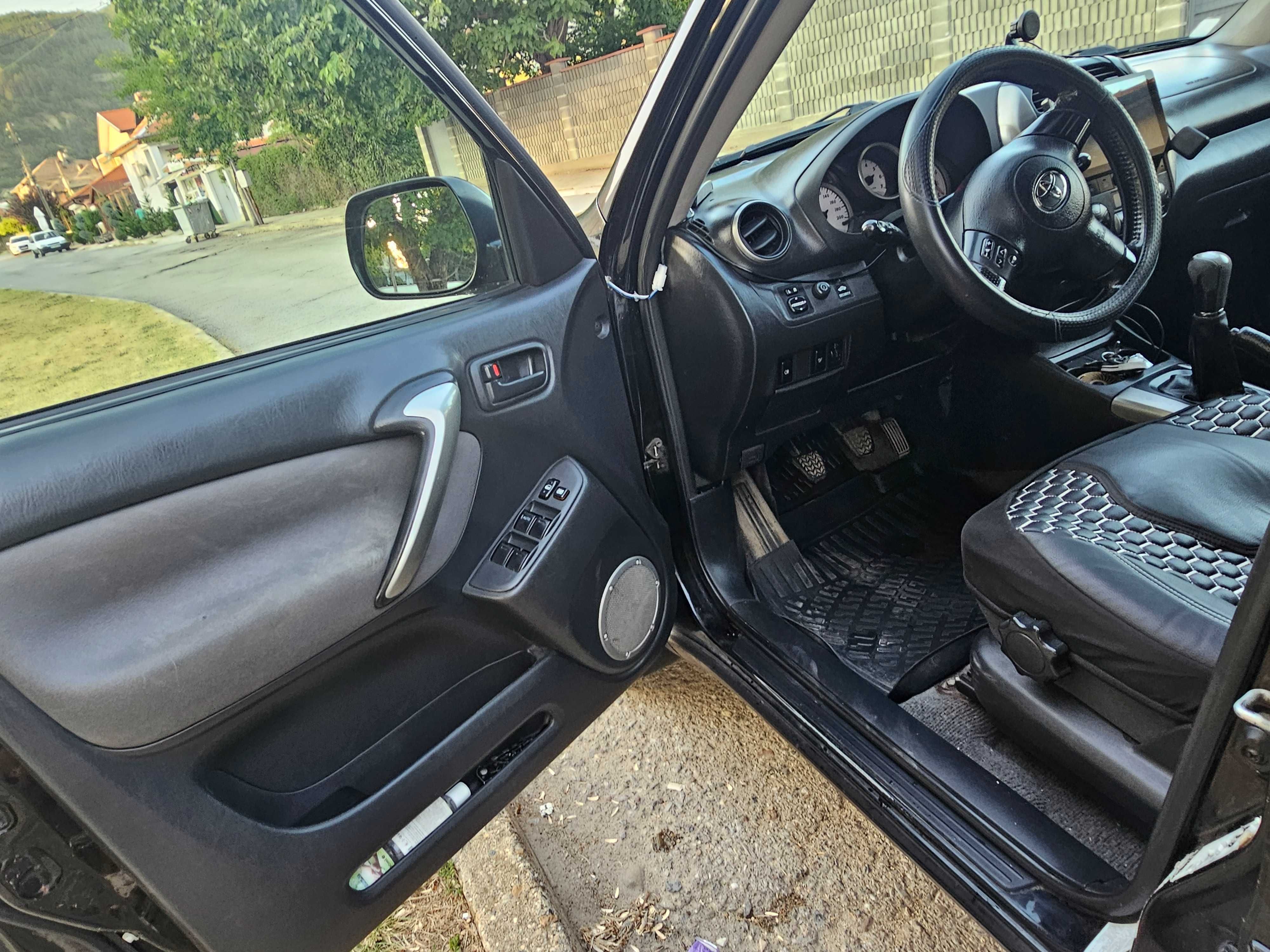 Продава се Toyota Rav 4