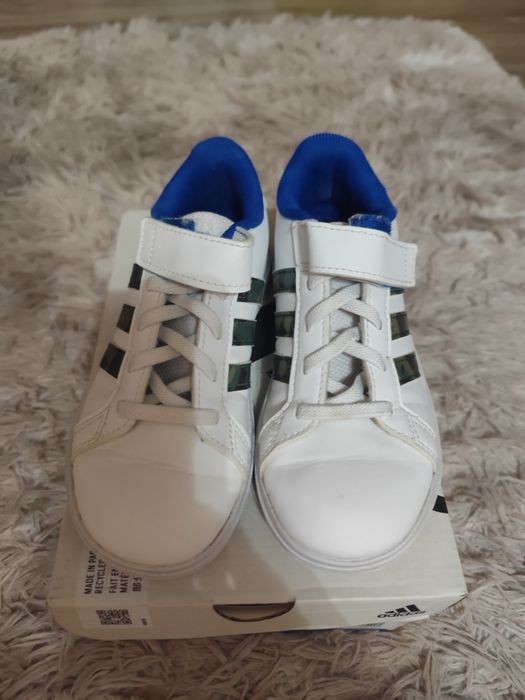 Детски маратонки Адидас номер 29.