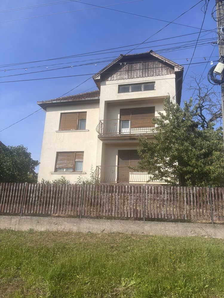 Casă în Viile Satu Mare, 214mp cu teren 15 ari.