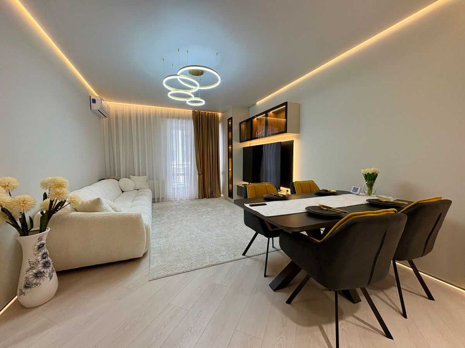 Дава се под наем Двустаен апартамент в София, Изток - 67 кв.м за 525 € - Снимка #1