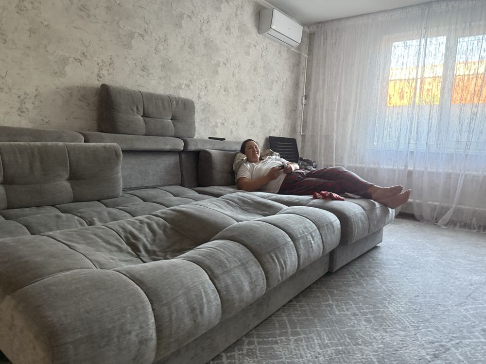 Продам диван угловой