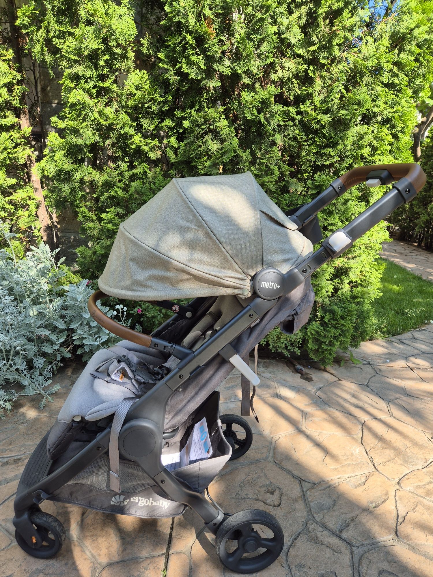 Лятна количка Ergobaby Metro + Deluxe