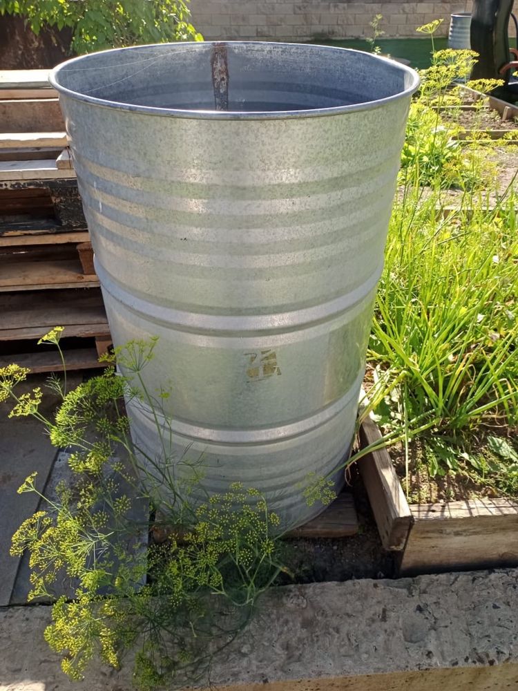 Продам бочку оцинкованную