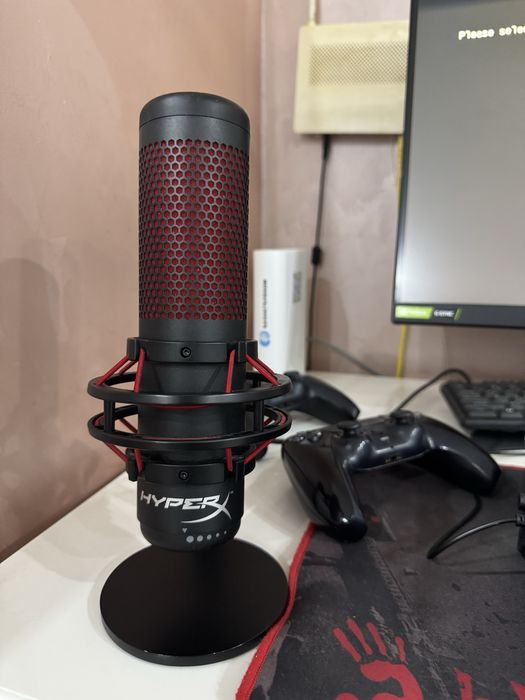 Продам микрофон HyperX QuadCast