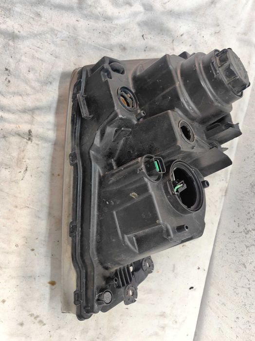 Оригинален фар Киа Соренто  Kia Sorento