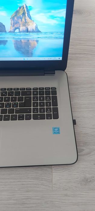 Laptop HP 17.3 "