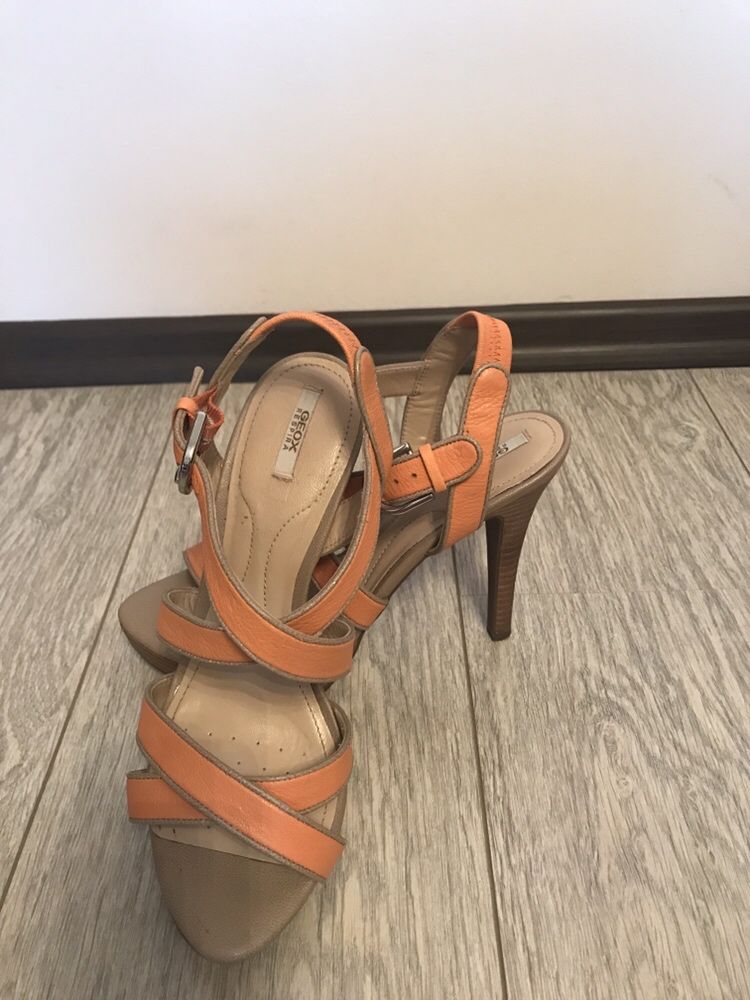 Sandale Geox piele marime 38 aproape noi