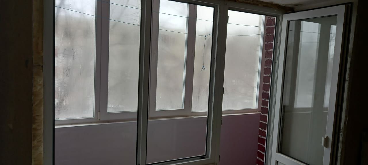 Окно и балконная дверь