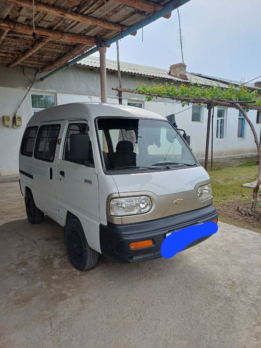 Damas moshina sotiladi