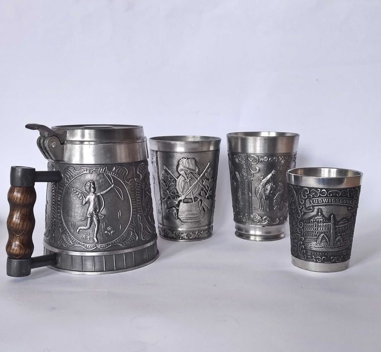 Лот от релефен калай в много добро състояние