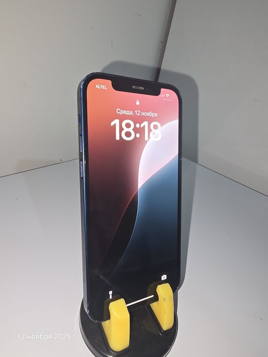 IPhone 12, 64 гб
