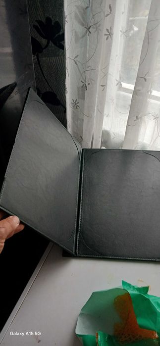 Кожени  менюта  за ресторант  почти нови много малко използвани
