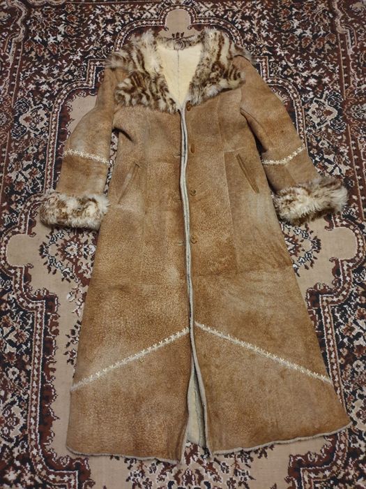 Продам женскую натуральную дублёнку.