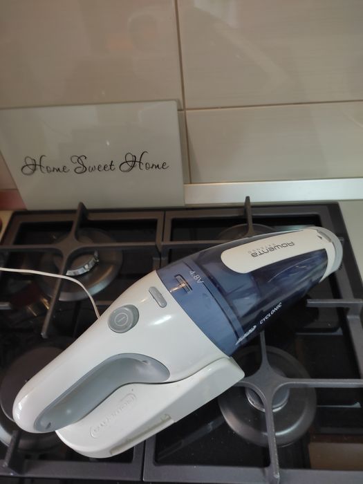 Aspirator de mână Rowenta