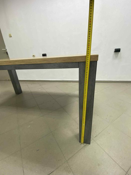 Трапезна маса в много добро състояние