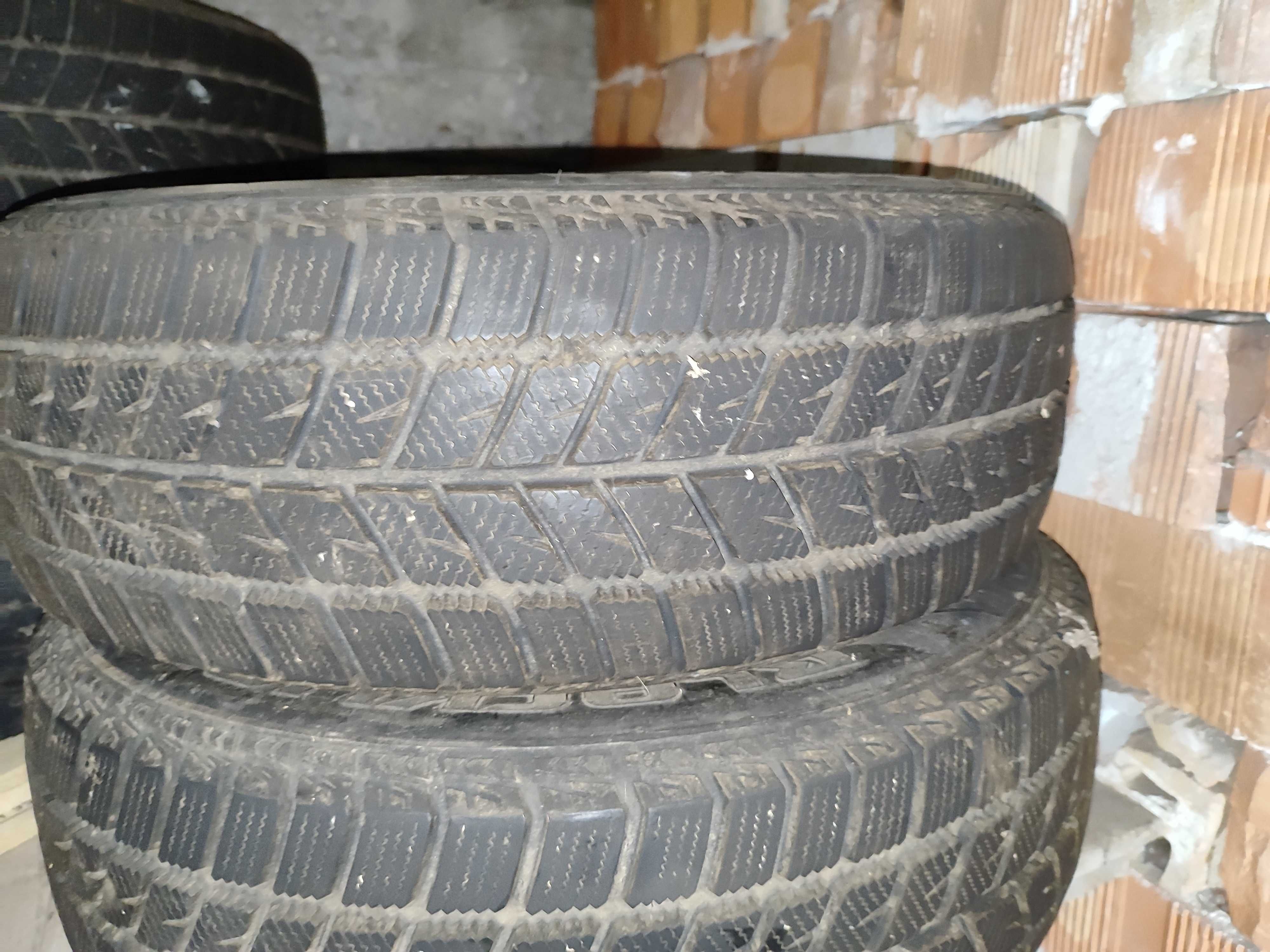 4 бр. зимни гуми Blacklion Snowpioneer 195/65 R15 95T