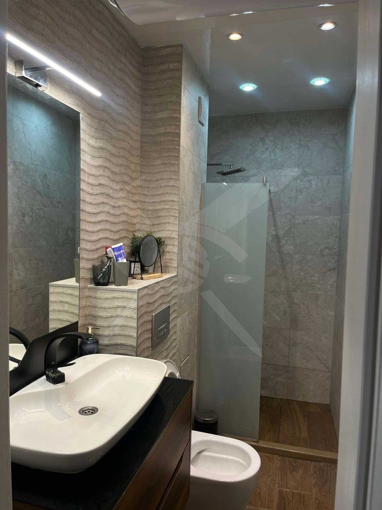 Дава се под наем Двустаен апартамент в Варна, Бриз - 65 кв.м за 600 € - Снимка #5