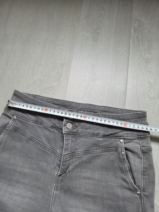 Blugi Orsay gri deschis, mărimea 36-38, starea foarte buna!