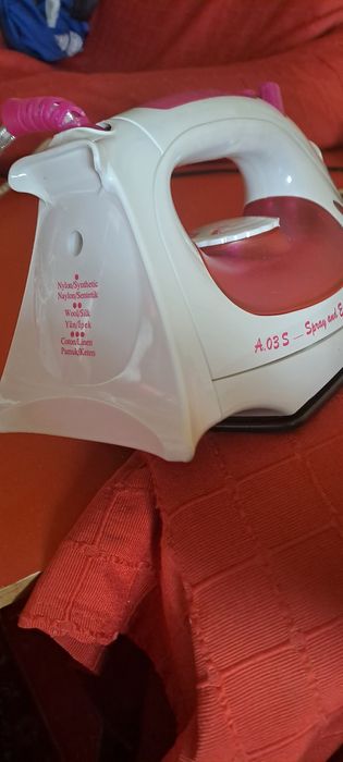 Fier de calcat cu aburi ZASS