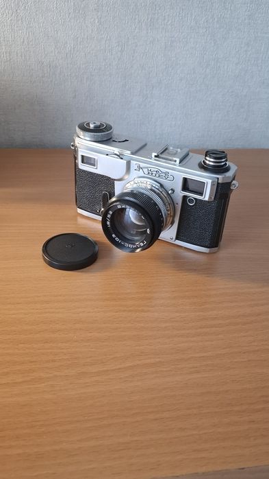 Советский пленочный фотоаппарат Киев 4АМ