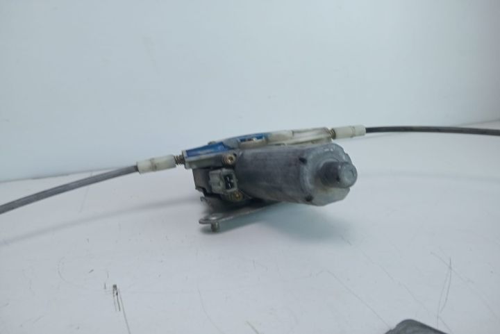 Macara dreapta fata   0130821666 Mercedes-Benz Vito W638