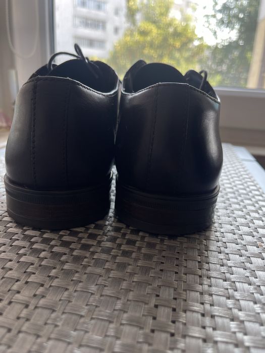 Pantofi loafers si adidasi